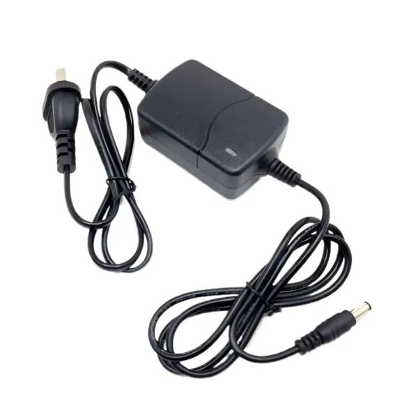 Fuente plastica Interlock 12V-2A - Strong